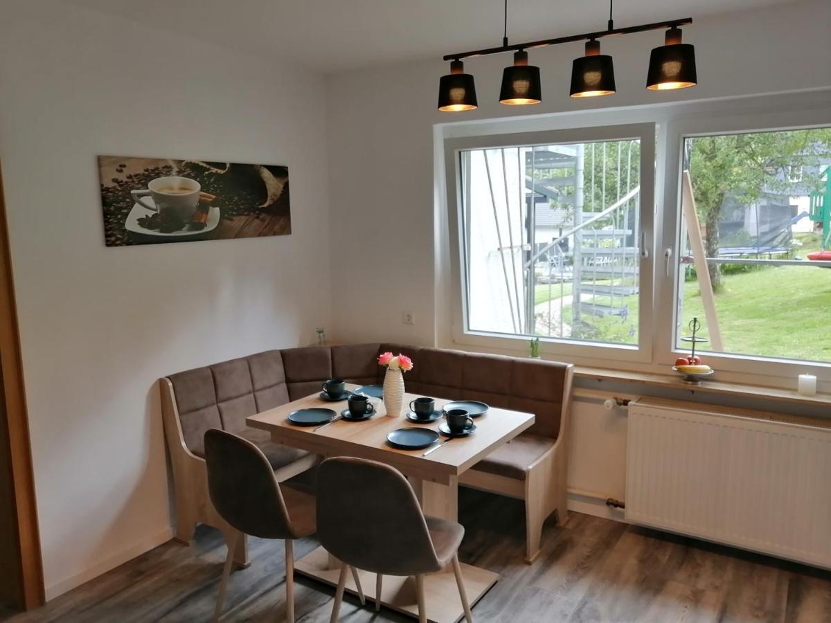Apartment Am Felsen Zueschen Winterberg Exterior photo
