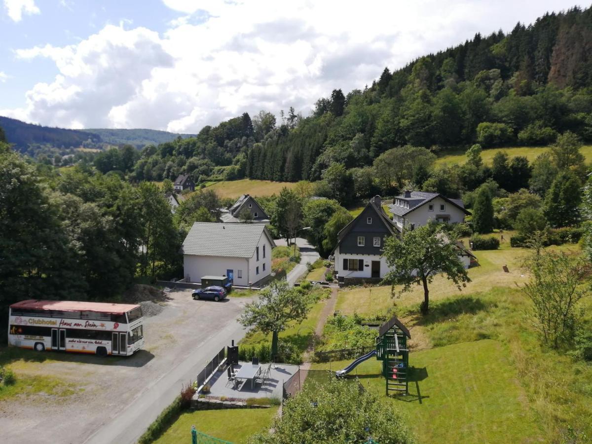 Apartment Am Felsen Zueschen Winterberg Exterior photo
